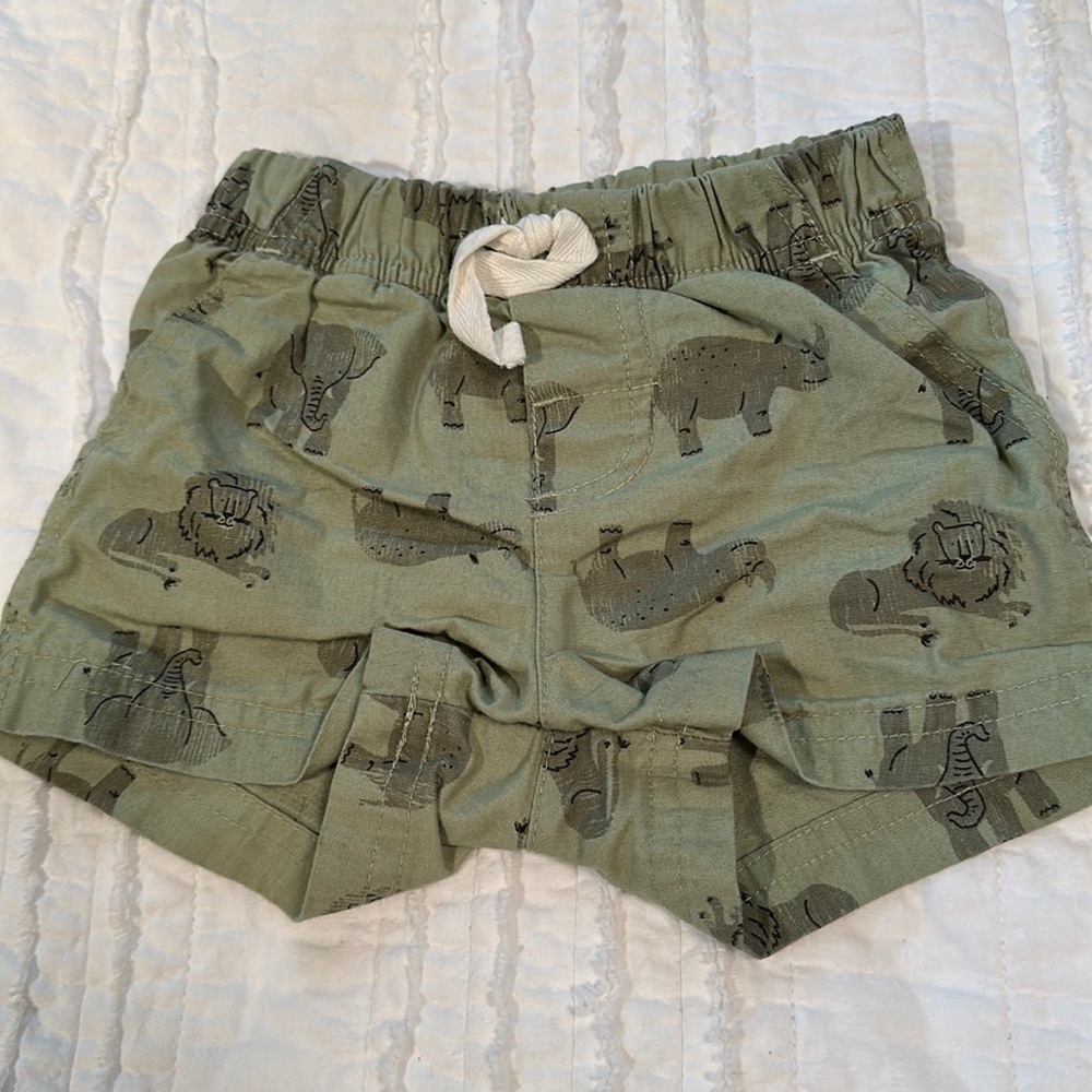 Carter Savannah animal shorts in green
